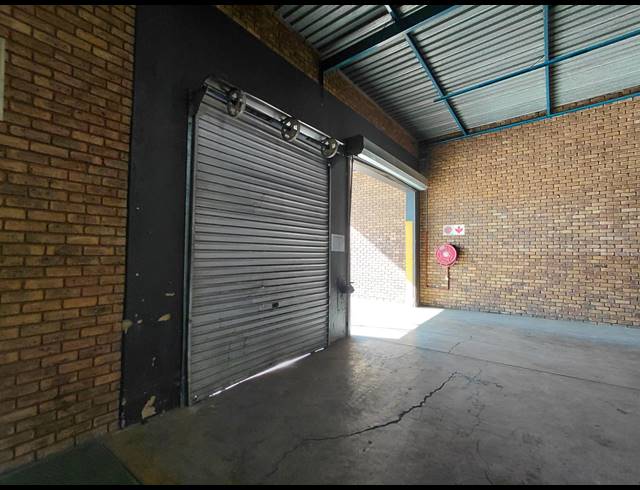 959M² WAREHOUSE TO LET IN POMONA